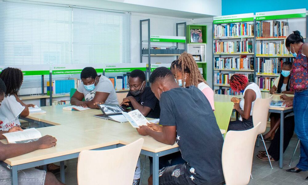 Bibliothèque et lecture à Abidjan