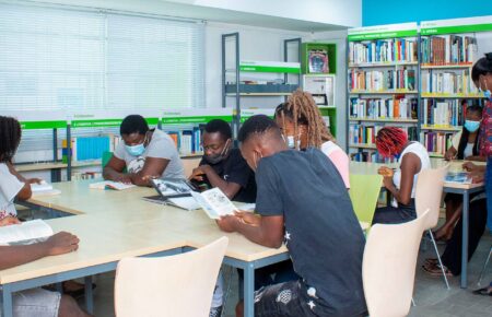 Bibliothèque et lecture à Abidjan