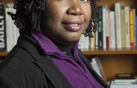 Portrait de Tanella Boni, écrivaine ivoirienne